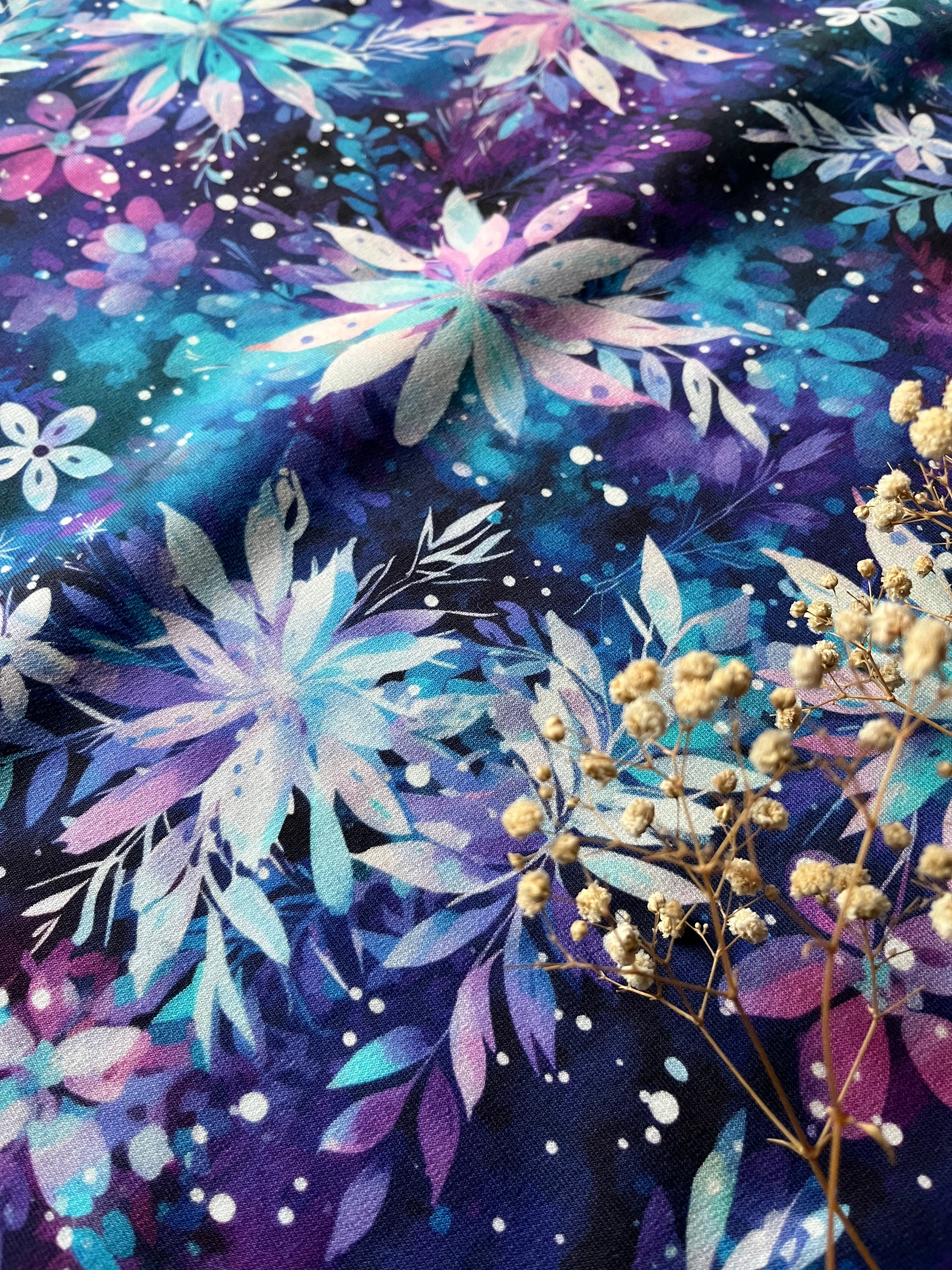Winterblumen Rose, Lila Winterzeit Aktuelle Vorbestellung